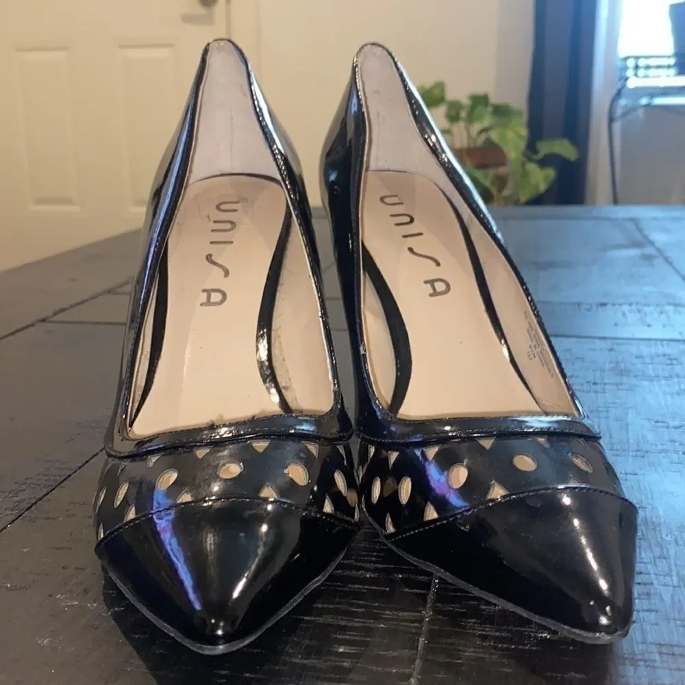 Black Unisa Unneila Classic Cut Out Heels​​​​​​​​​​​​​​​​​​​​​​​​​​​​​​